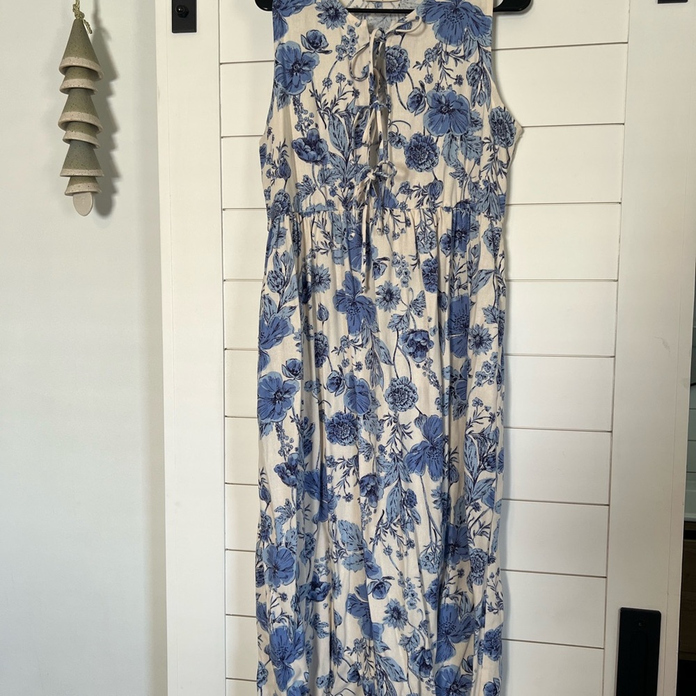 Sleeveless Blue Floral Maxi Dress